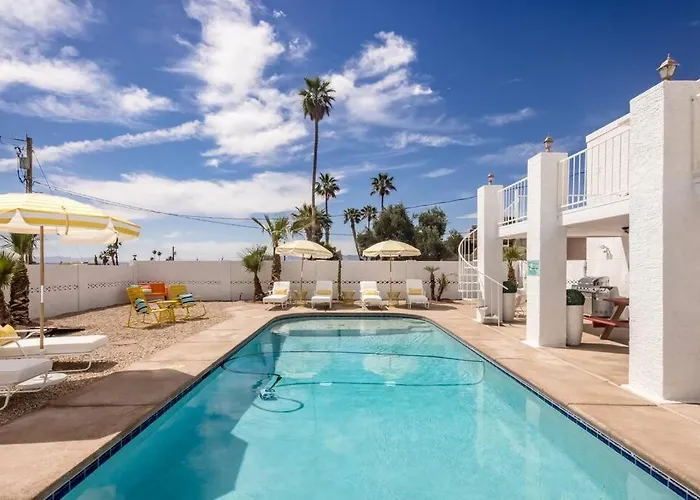 Bella Cactus - Palm Springs Vibes Pool & Lake Havasu City